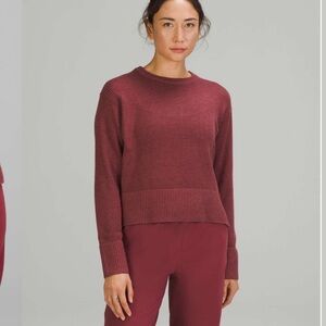 Lululemon Cashlu Boxy Crewneck
Sweater